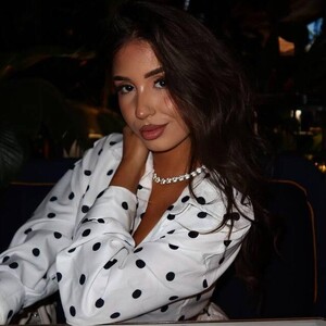 OliviasWays performer profile image with photos, gallery and recorded stream preview